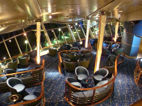 Indulge in Ocean-inspired Cocktails at a Luxurious Sea Witch Lounge